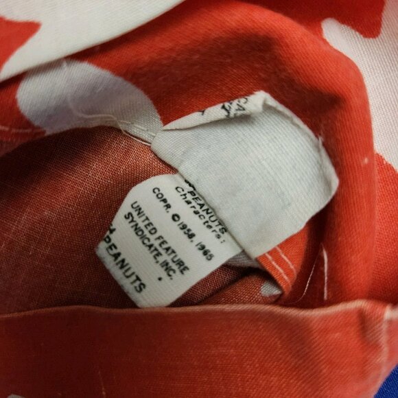 Vintage Set of 2 Peanuts Snoopy and Woodstock Hearts Pillow Case and Full Gang - Picture 14 of 15